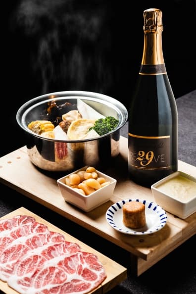 肉大人駕到!大蒜鍋回歸 再度讓人嫑嫑的 肉大人 味噌蒜頭釀 vs 傑綺諾R29 香檳.jpg