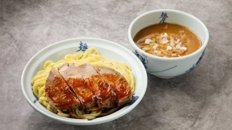 連3天早鳥「買1送1」!日本拉麵插旗台中 必點2公分厚霸王叉燒