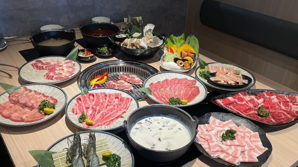 5折爽吃燒肉!築間全新「火、烤2吃」插旗新店,再享50種自助吧吃到飽 5折爽吃燒肉!築間全新「火、烤2吃」插旗新店,再享50種自助吧吃到飽
