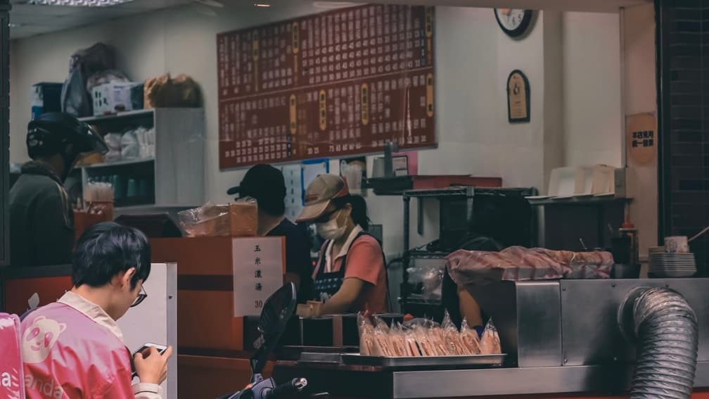 蛋又漲價了!早餐店公告加蛋要+20元,網友:真的吃不下去 蛋又漲價了!早餐店公告加蛋要+20元,網友:真的吃不下去
