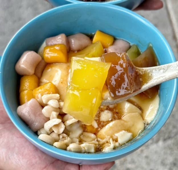 豆花、仙草免費續到飽!台中甜湯店CP值破表,每日限量「焦糖烤豆花」別錯過 豆花、仙草免費續到飽!台中甜湯店CP值破表,每日限量「焦糖烤豆花」別錯過