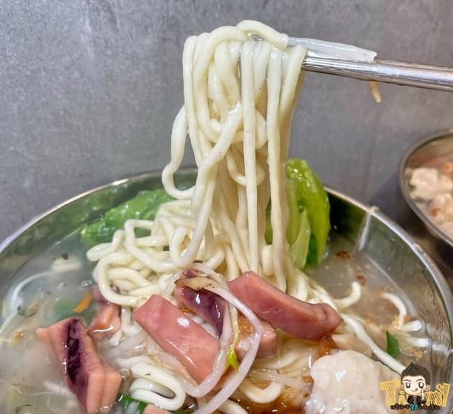 新竹人從小吃到大!市場老牌「排隊魷魚羹」強勢回歸,加料+10元配料多1倍 新竹人從小吃到大!市場老牌「排隊魷魚羹」強勢回歸,加料+10元配料多1倍