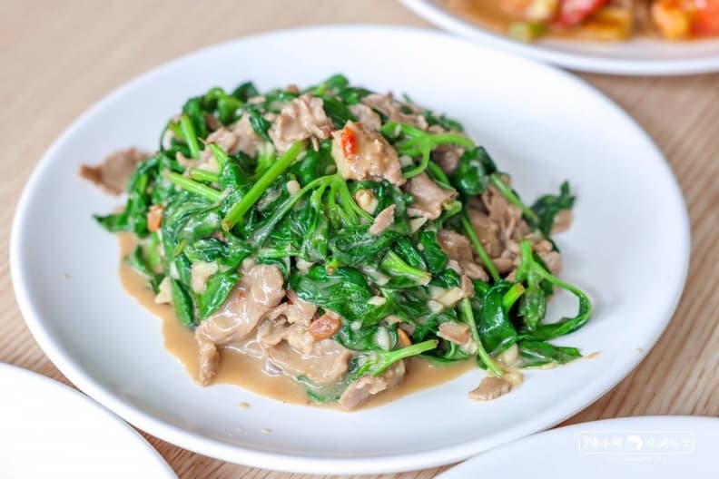 挑戰免錢霸王餐!超狂老闆推「炒羊肉免費吃」,吃3碗飯就送1盤太佛心 挑戰免錢霸王餐!超狂老闆推「炒羊肉免費吃」,吃3碗飯就送1盤太佛心