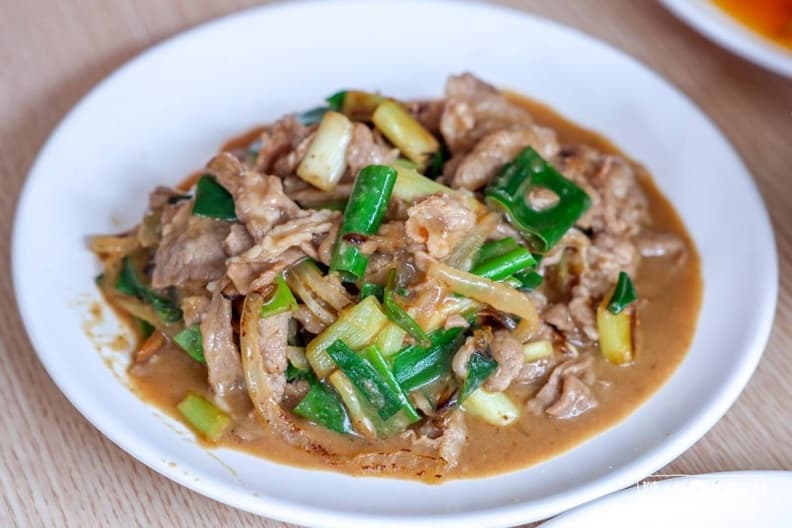 挑戰免錢霸王餐!超狂老闆推「炒羊肉免費吃」,吃3碗飯就送1盤太佛心 挑戰免錢霸王餐!超狂老闆推「炒羊肉免費吃」,吃3碗飯就送1盤太佛心