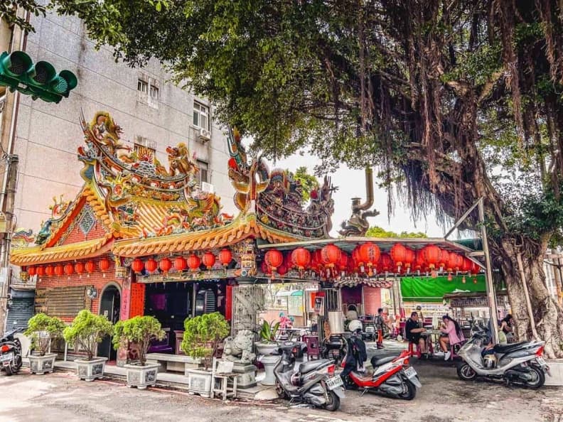 在地人才知廟口早餐!桃園「大碗公豬肝粥」藏土地公廟旁,給料不手軟僅50元 在地人才知廟口早餐!桃園「大碗公豬肝粥」藏土地公廟旁,給料不手軟僅50元