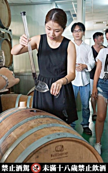 【食尚玩酒莊】釀出世界第一黑后葡萄酒!彰化得獎葡萄酒莊還有荔枝白蘭地 【食尚玩酒莊】釀出世界第一黑后葡萄酒!彰化得獎葡萄酒莊還有荔枝白蘭地