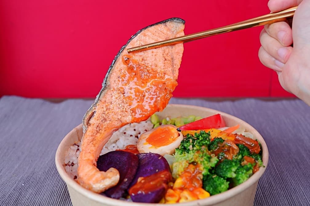 【獨家】豬菲力餐盒買一送一!UberEats 4.8分高評價健康餐盒,4種淋醬任意搭 【獨家】豬菲力餐盒買一送一!UberEats 4.8分高評價健康餐盒,4種淋醬任意搭