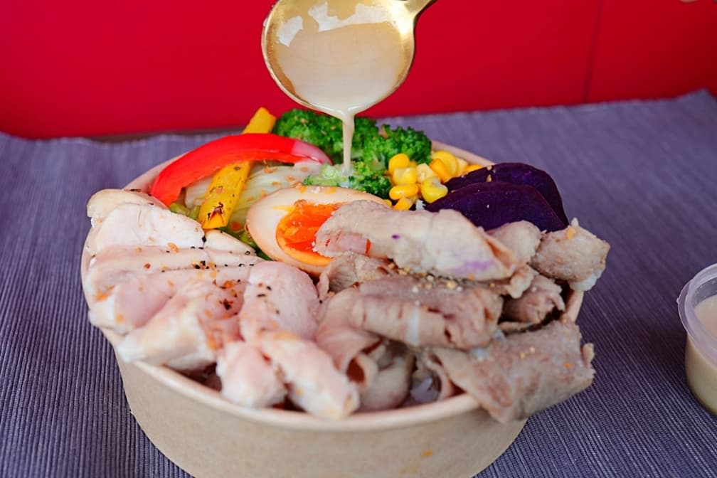 【獨家】豬菲力餐盒買一送一!UberEats 4.8分高評價健康餐盒,4種淋醬任意搭 【獨家】豬菲力餐盒買一送一!UberEats 4.8分高評價健康餐盒,4種淋醬任意搭