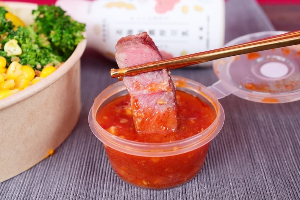 【獨家】豬菲力餐盒買一送一!UberEats 4.8分高評價健康餐盒,4種淋醬任意搭 【獨家】豬菲力餐盒買一送一!UberEats 4.8分高評價健康餐盒,4種淋醬任意搭