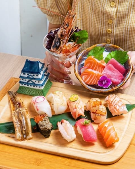 鋪滿鮪魚丼飯只要220元!Google 4.9星「高CP日料店」必拍九宮格手毯壽司 鋪滿鮪魚丼飯只要220元!Google 4.9星「高CP日料店」必拍九宮格手毯壽司
