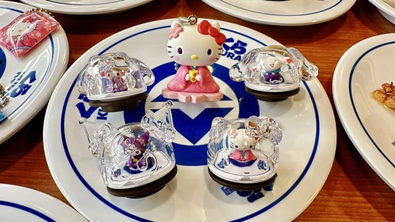 藏壽司x三麗鷗扭蛋「這天」開扭!和服Hello Kitty超Q,必搶稀有櫻花凱蒂 藏壽司x三麗鷗扭蛋「這天」開扭!和服Hello Kitty超Q,必搶稀有櫻花凱蒂