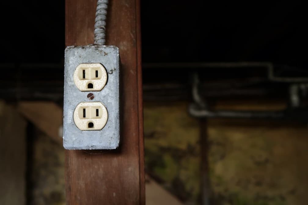 快檢查家中電器!台電示警:插座、插頭「出現3狀況」立刻停用以免釀災 快檢查家中電器!台電示警:插座、插頭「出現3狀況」立刻停用以免釀災
