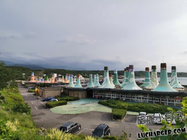 富基漁港怎麼玩?北海岸人氣海鮮市場,邊挑漁獲邊吃海鮮的好地方 富基漁港簡介|北海岸人氣海鮮市場