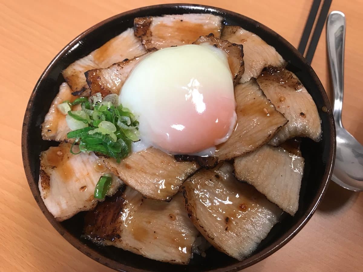 最猛特色丼飯 限定「豪邁牛筋丼」要吃得碰運氣 最猛特色丼飯 限定「豪邁牛筋丼」要吃得碰運氣