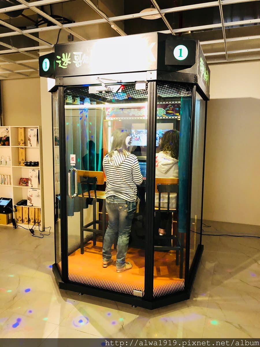 【新開店】竹北瘋玩新亮點!透明迷你KTV、VR體驗好吸睛 【新開店】竹北瘋玩新亮點!透明迷你KTV、VR體驗好吸睛