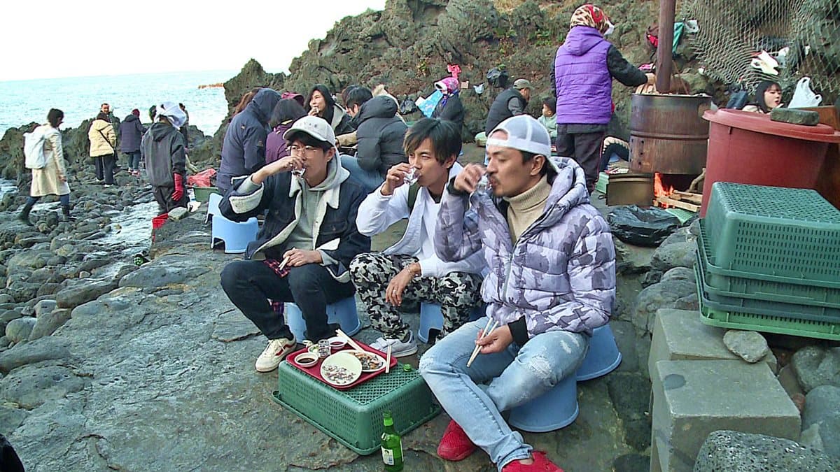 入侵海女的地盤!藏在巨岩後的海鮮盛會 入侵海女的地盤!藏在巨岩後的海鮮盛會