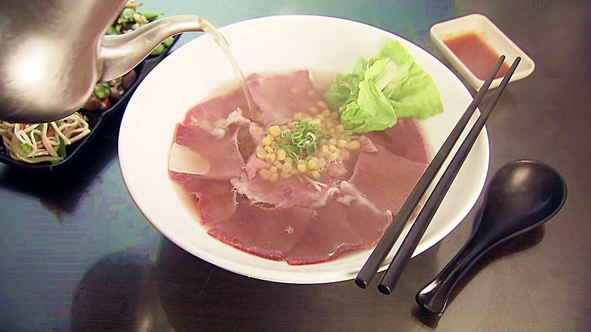 浮誇生牛肉麵 直接桌邊汆燙有夠鮮甜 浮誇生牛肉麵 直接桌邊汆燙有夠鮮甜