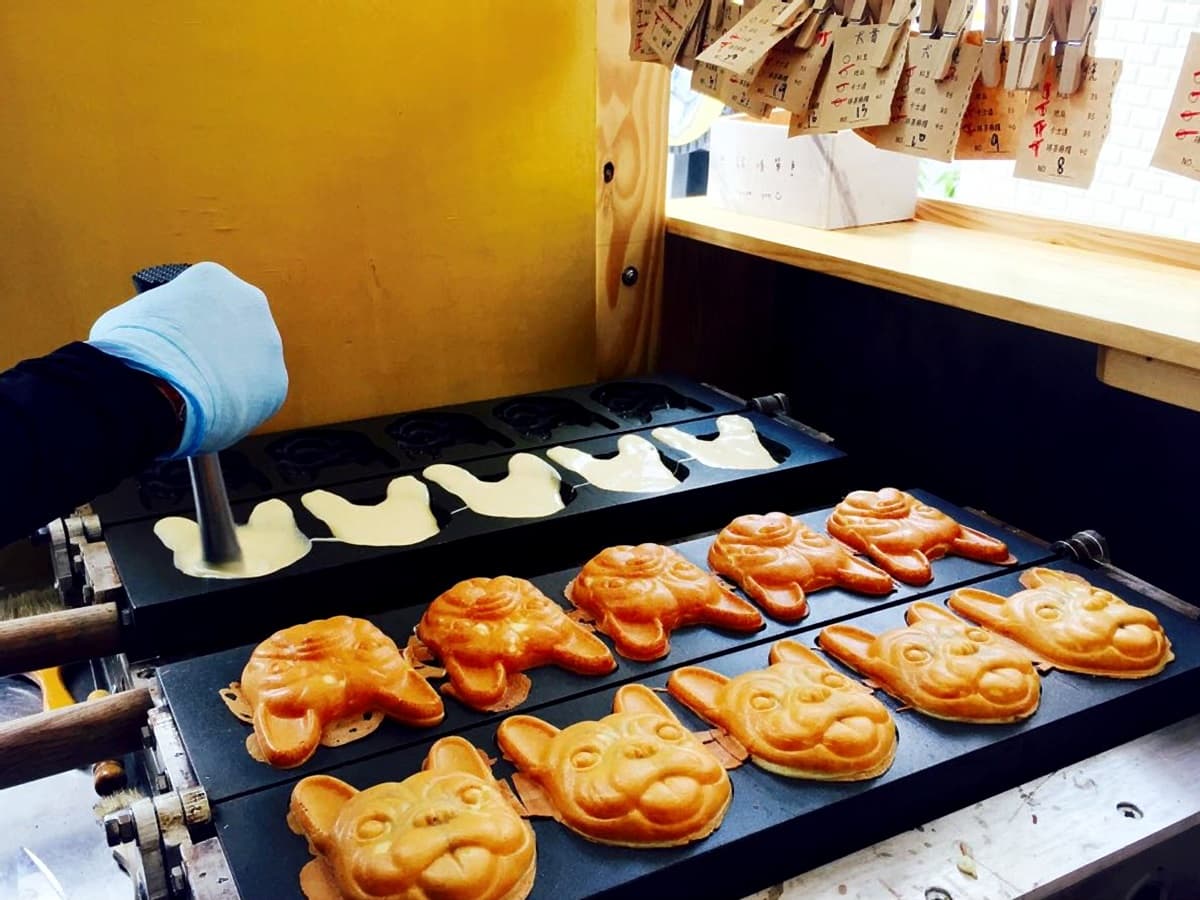 法鬥雞蛋糕北上!台南犬首燒2月開台北、台中分店 法鬥雞蛋糕北上!台南犬首燒2月開台北、台中分店