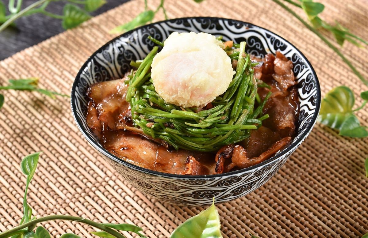 賞不到花太揪心?超滿足「肉花丼」爽快吃才過癮 賞不到花太揪心?超滿足「肉花丼」爽快吃才過癮