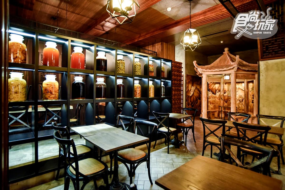 【週末夜】OL最愛!全台5家「超酷餐酒館」,中藥鋪、西服店、老宅控一次全收 【週末夜】OL最愛!全台5家「超酷餐酒館」,中藥鋪、西服店、老宅控一次全收