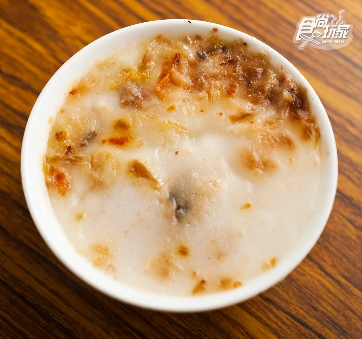 2026大甲媽遶境順吃!新港奉天宮6家美食攻略:媽祖認證豬腳飯、古早味碗粿 2026大甲媽遶境順吃!新港奉天宮6家美食攻略:媽祖認證豬腳飯、古早味碗粿
