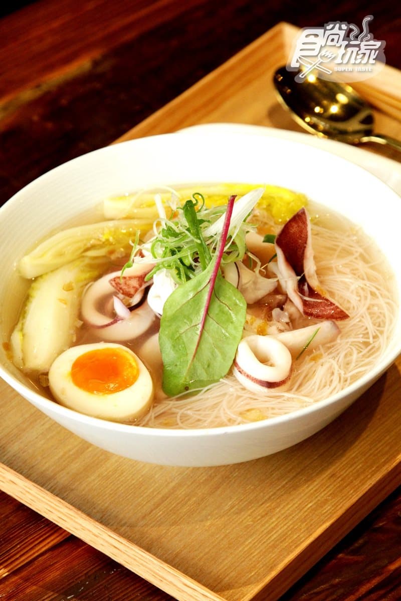 【新開店】最「潮」文藝復興茶館 紅酒杯品茶配「台菜定食」 【新開店】最「潮」文藝復興茶館 紅酒杯品茶配「台菜定食」