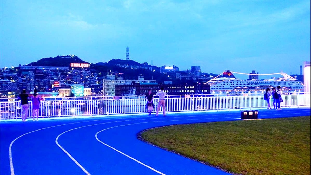 基隆地表最強景點!看郵輪進港、賞超美夜景的「海景空中跑道」 基隆地表最強景點!看郵輪進港、賞超美夜景的「海景空中跑道」