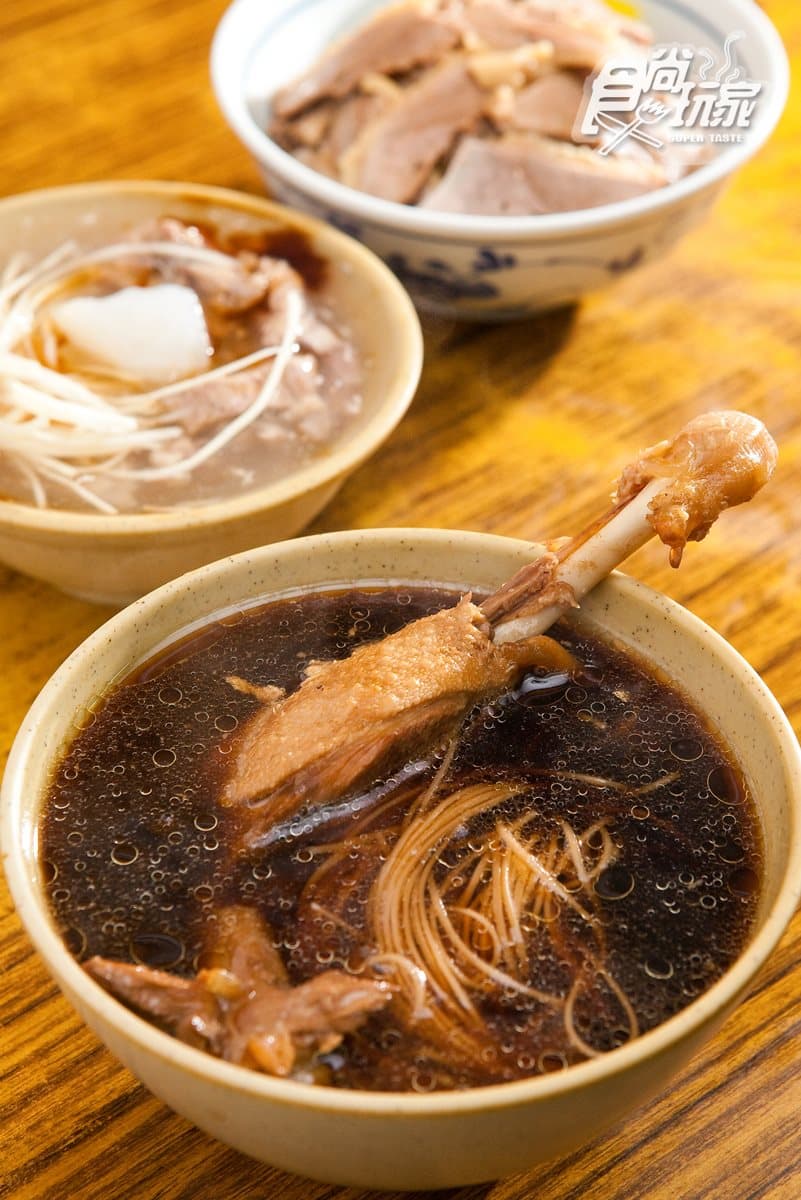 台南人的口袋美食(3)!安平區7家吃貨指定:獨門紅麴牛肉羹、飯店級當歸鴨麵線、日賣百斤蚵捲 台南人的口袋美食(3)!安平區7家吃貨指定:獨門紅麴牛肉羹、飯店級當歸鴨麵線、日賣百斤蚵捲