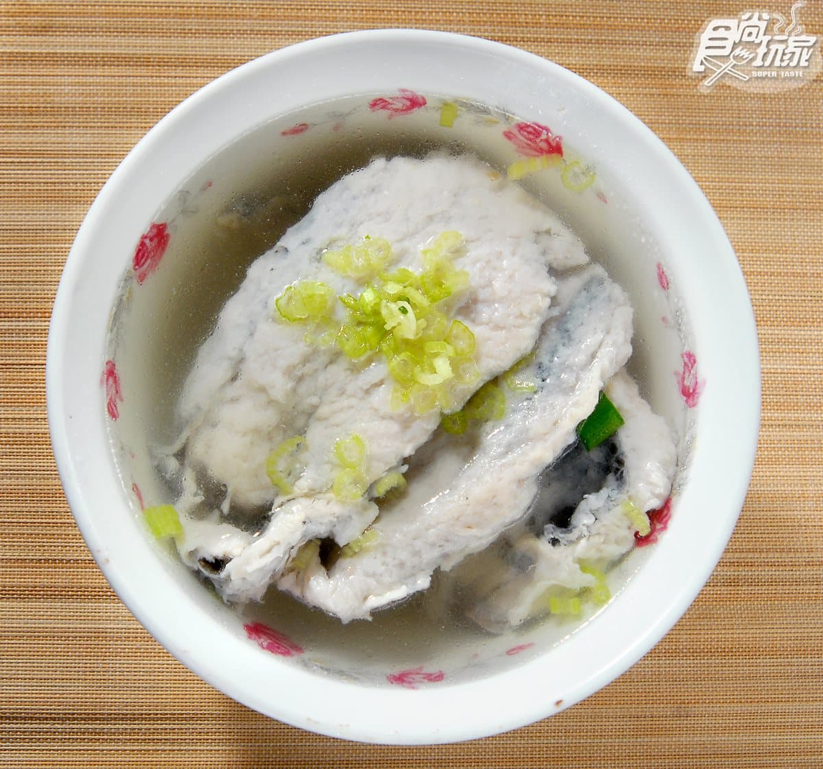 「鹽埕」小吃競技場這5家一定要收!小黃瓜烤肉飯、虱目魚肚漿、老擔冬粉肉 「鹽埕」小吃競技場這5家一定要收!小黃瓜烤肉飯、虱目魚肚漿、老擔冬粉肉
