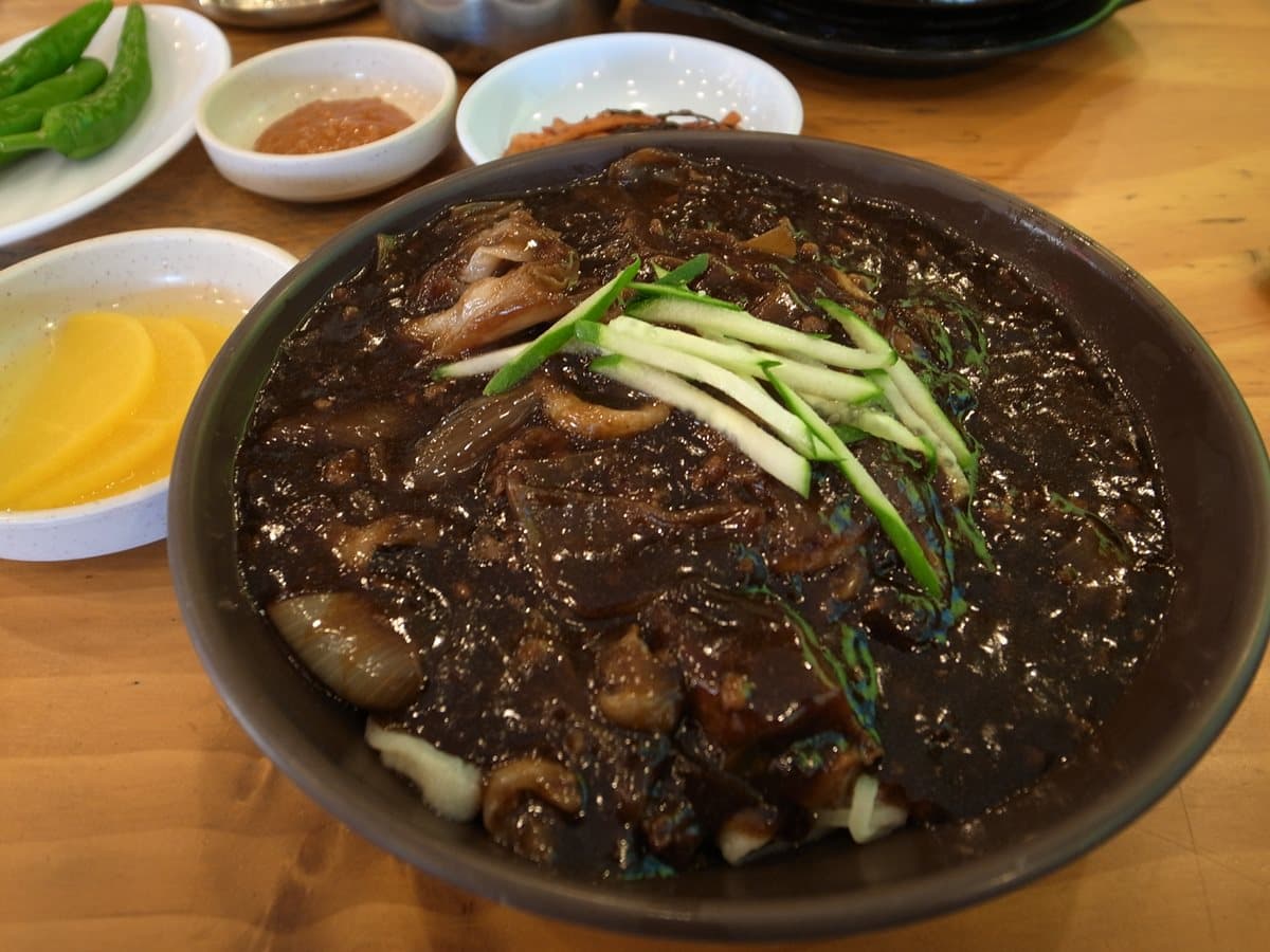 不要管體重了!韓國7家最夯餐廳:瀑布流起司辣炒雞排、麻藥飯捲、韓式炸醬麵 不要管體重了!韓國7家最夯餐廳:瀑布流起司辣炒雞排、麻藥飯捲、韓式炸醬麵