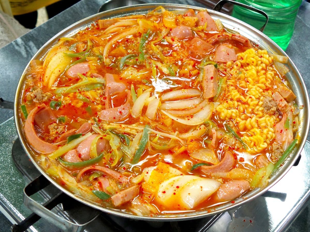 不要管體重了!韓國7家最夯餐廳:瀑布流起司辣炒雞排、麻藥飯捲、韓式炸醬麵 不要管體重了!韓國7家最夯餐廳:瀑布流起司辣炒雞排、麻藥飯捲、韓式炸醬麵