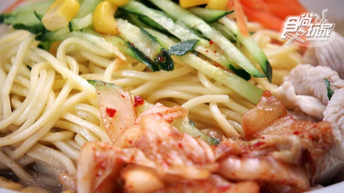 像是在文青咖啡店吃涼麵 咖哩混搭麻醬蕎麥涼麵hen有創意 像是在文青咖啡店吃涼麵 咖哩混搭麻醬蕎麥涼麵hen有創意