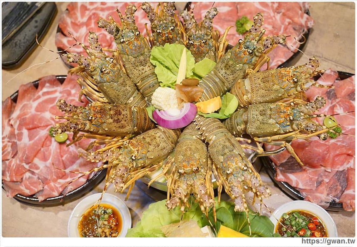 【新開店】史上最強「屠龍火鍋」!30隻龍蝦挑戰痛風極限 【新開店】史上最強「屠龍火鍋」!30隻龍蝦挑戰痛風極限