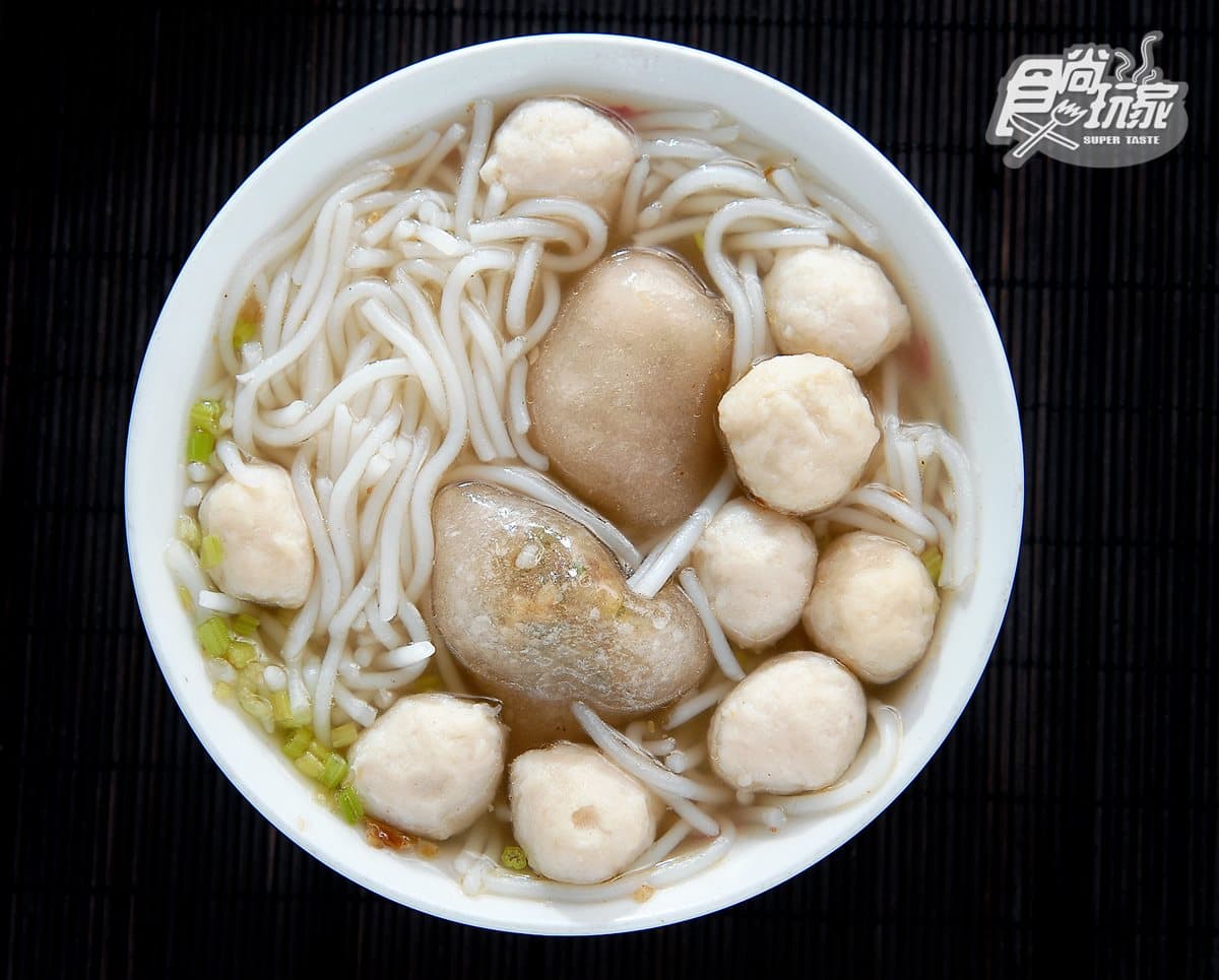 宜蘭市7家50年不敗小吃:獨創瓜仔雞麵、米粉湯加「貓耳」、祕方醃紅糟魷魚 宜蘭市7家50年不敗小吃:獨創瓜仔雞麵、米粉湯加「貓耳」、祕方醃紅糟魷魚