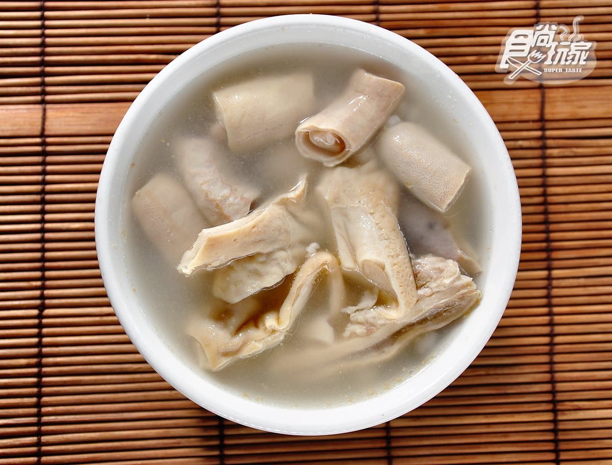 基隆廟口必吃「仁三路」這5攤:6隻螯肉螃蟹羹、百年滷肉飯、冰糖肉刈包 基隆廟口必吃「仁三路」這5攤:6隻螯肉螃蟹羹、百年滷肉飯、冰糖肉刈包