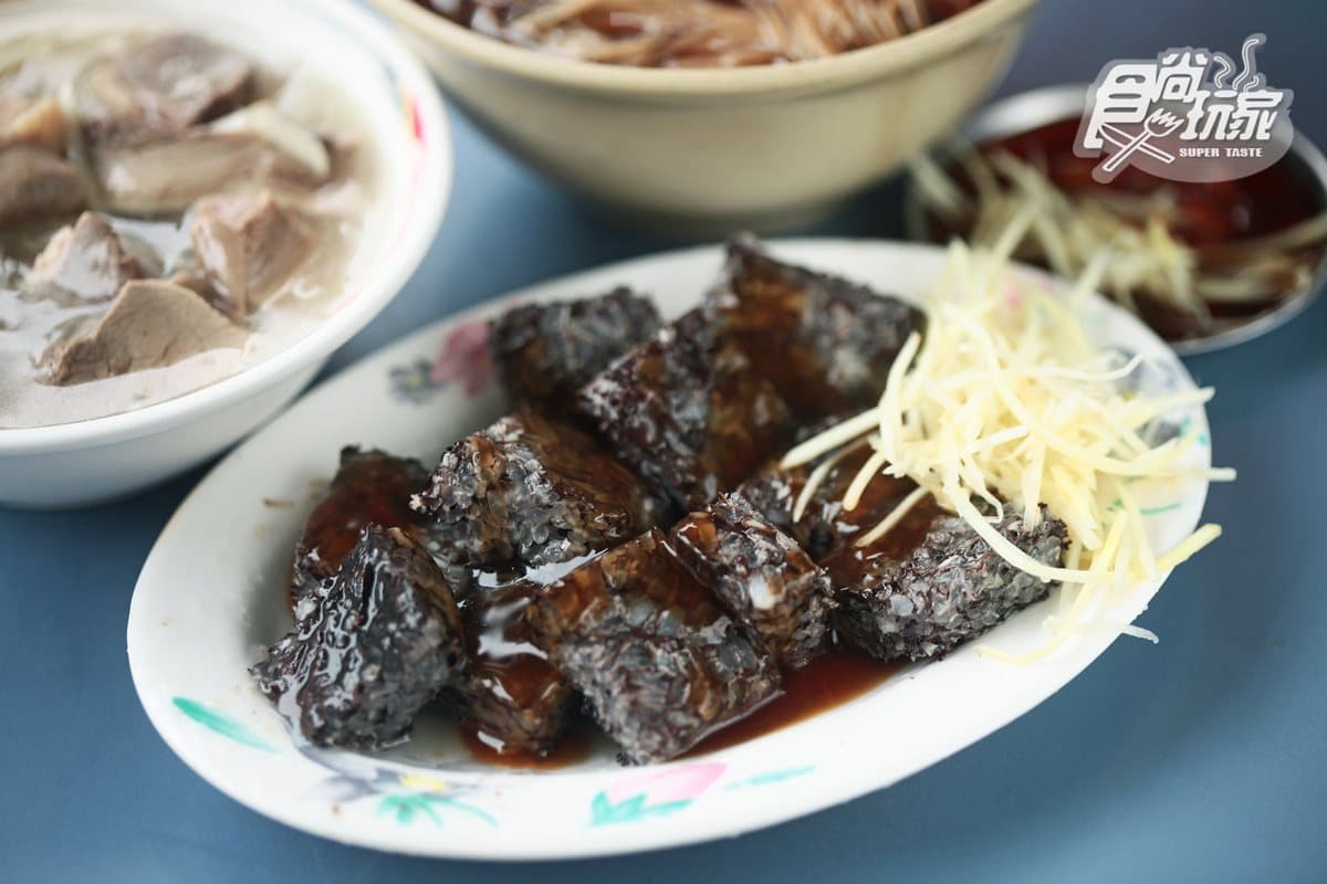 幫你找到了!台南7家隱藏版小吃:豆腐皮捲臭豆腐、乾煎肉圓、祖傳祕方當歸鴨 幫你找到了!台南7家隱藏版小吃:豆腐皮捲臭豆腐、乾煎肉圓、祖傳祕方當歸鴨