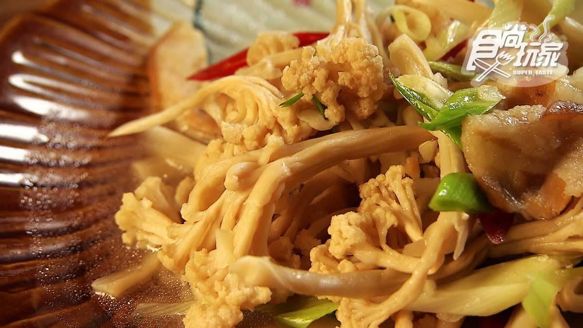 澎湖必吃古厝餐廳!炒花菜干、石鮔滷肉、小管煎蛋,每道菜都好下飯 澎湖必吃古厝餐廳!炒花菜干、石鮔滷肉、小管煎蛋,每道菜都好下飯