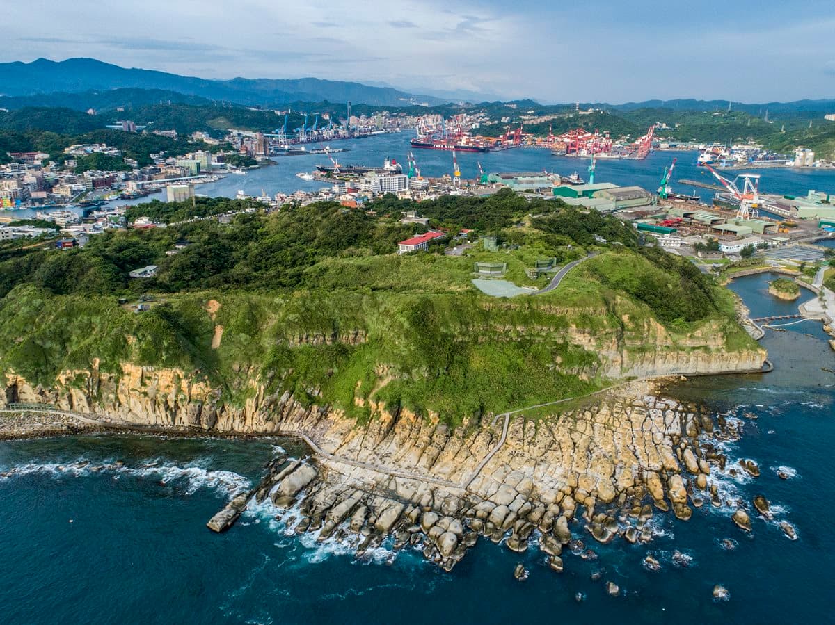 「阿拉寶灣」10大奇岩曝光!北海岸3大慶典接力玩 必看「蹦火仔」奇景 「阿拉寶灣」10大奇岩曝光!北海岸3大慶典接力玩 必看「蹦火仔」奇景