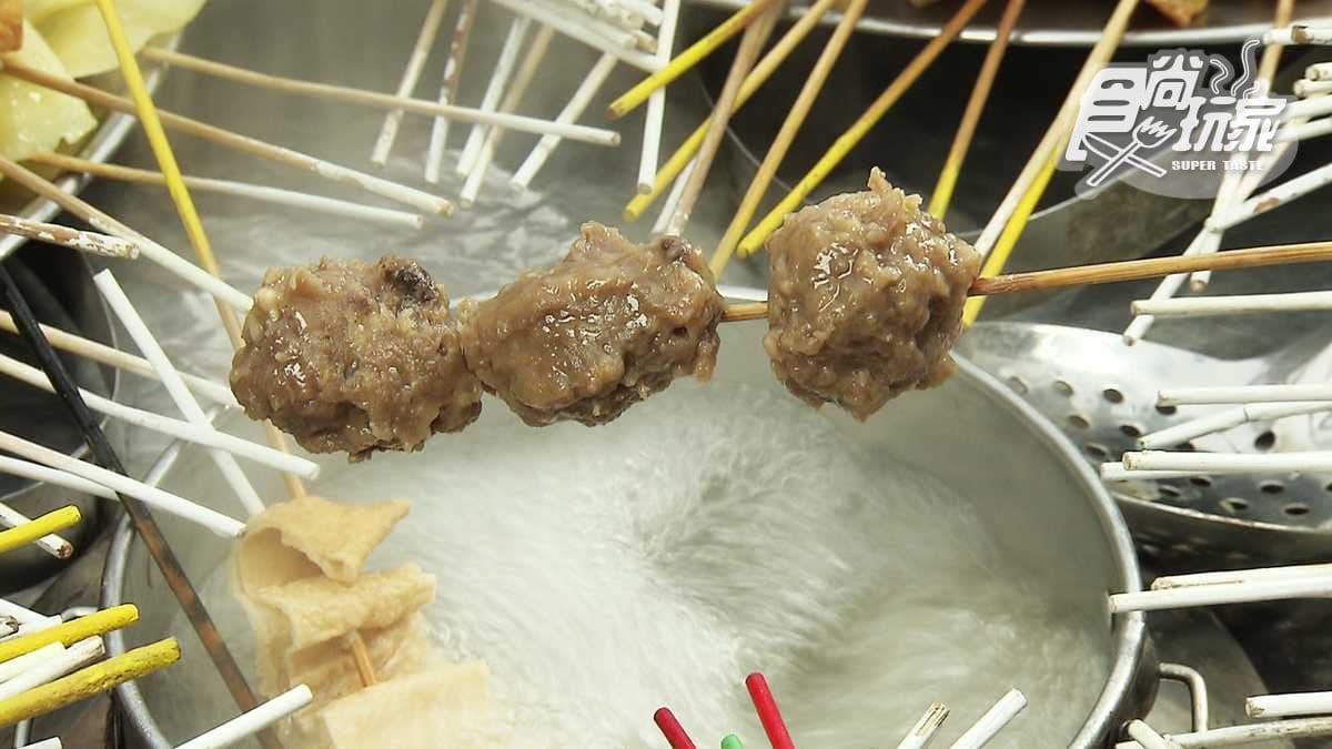 檳城必吃串串小火鍋「樂樂」 40種食材配8種醬料超威的 檳城必吃串串小火鍋「樂樂」 40種食材配8種醬料超威的