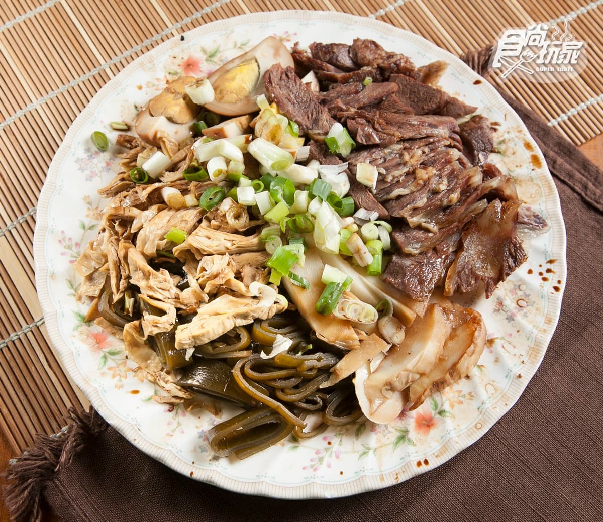 中正紀念堂周邊6家口碑小吃:25元佛心米粉湯、日賣800斤滷肉飯、建中人最愛乾麵 中正紀念堂周邊6家口碑小吃:25元佛心米粉湯、日賣800斤滷肉飯、建中人最愛乾麵