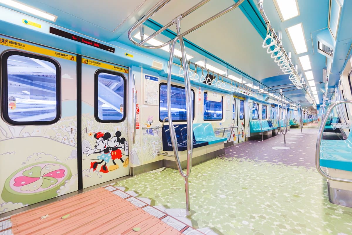 美翻了啦!全台第一輛「米奇彩繪列車」在這條捷運啟航!7大背景必拍啊 美翻了啦!全台第一輛「米奇彩繪列車」在這條捷運啟航!7大背景必拍啊