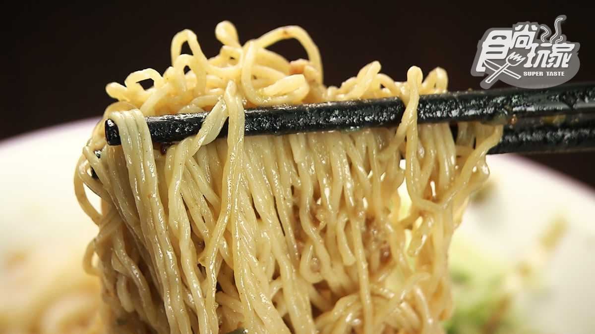 皮蛋也能當主角 怪味雞和麻醬混搭 這家「私廚」麵館菜色別地方吃不到 皮蛋也能當主角 怪味雞和麻醬混搭 這家「私廚」麵館菜色別地方吃不到