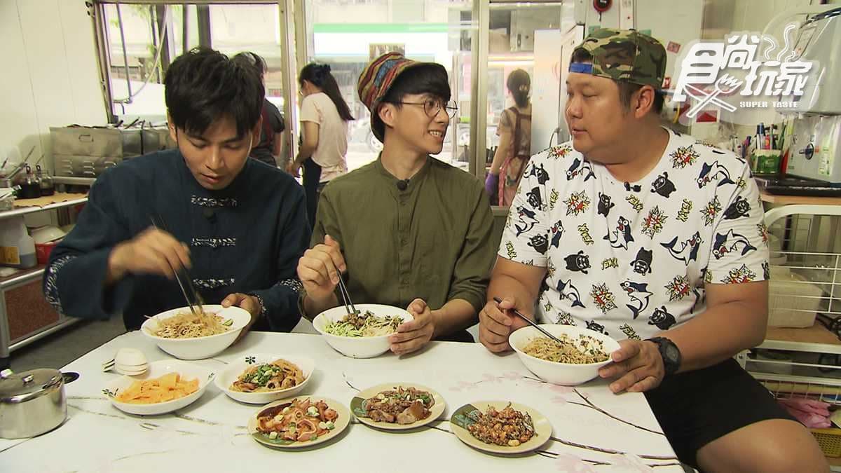 皮蛋也能當主角 怪味雞和麻醬混搭 這家「私廚」麵館菜色別地方吃不到 皮蛋也能當主角 怪味雞和麻醬混搭 這家「私廚」麵館菜色別地方吃不到
