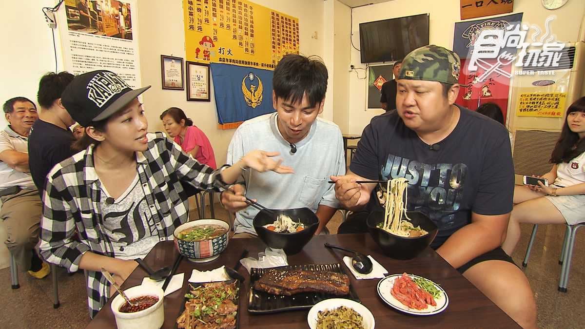 一天限量10碗「 烤豬肋排」拉麵 蔬果湯頭牛肉麵好清甜 一天限量10碗「 烤豬肋排」拉麵 蔬果湯頭牛肉麵好清甜
