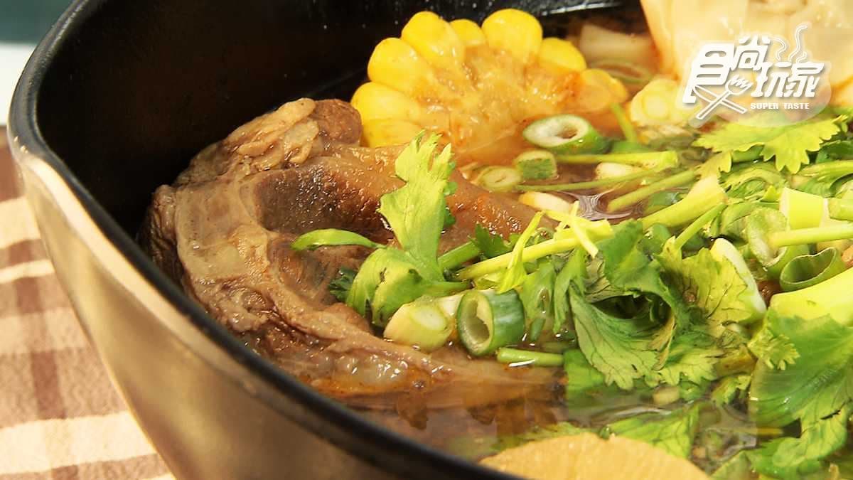 一天限量10碗「 烤豬肋排」拉麵 蔬果湯頭牛肉麵好清甜 一天限量10碗「 烤豬肋排」拉麵 蔬果湯頭牛肉麵好清甜