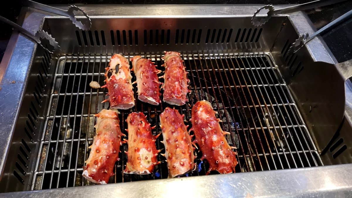 【食尚獨家】霸氣「帝王蟹痛風鍋」板前烤台開吃!生魚片船、手掌大生蠔好驚人 →官網留言送餐券免費吃 【食尚獨家】霸氣「帝王蟹痛風鍋」板前烤台開吃!生魚片船、手掌大生蠔好驚人 →官網留言送餐券免費吃