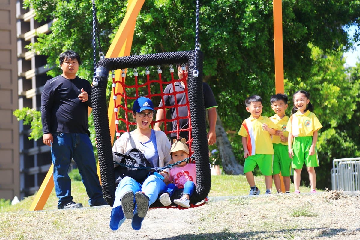 可愛母子鯨魚特色公園,必玩首座「坐式滑索」體驗都市小泰山! 可愛母子鯨魚特色公園,必玩首座「坐式滑索」體驗都市小泰山!