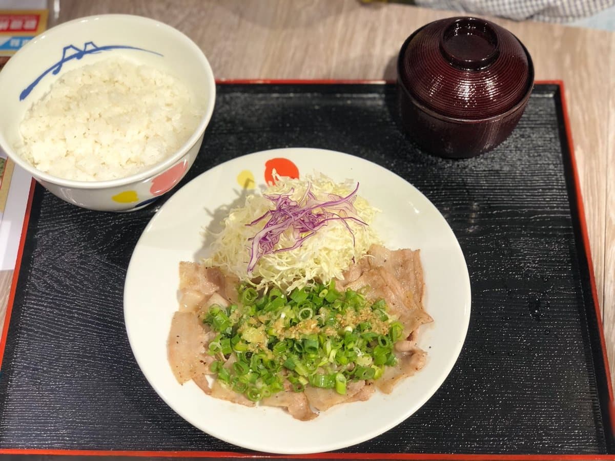 比日本還便宜20元!日本平價丼飯「松屋」登台,必吃「牛肉飯」「炸豬排定食」 比日本還便宜20元!日本平價丼飯「松屋」登台,必吃「牛肉飯」「炸豬排定食」