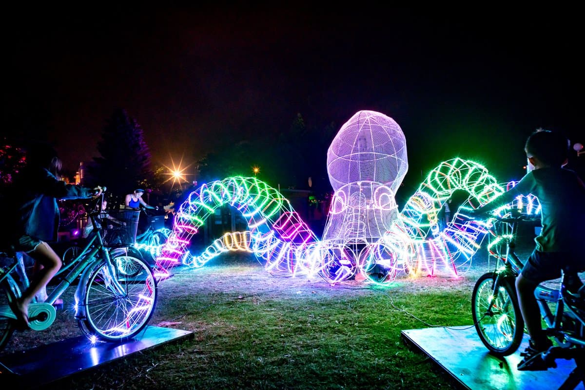 秋天更好玩!全台首創海洋光雕樂園 華麗「海神舞台光影秀」登場 秋天更好玩!全台首創海洋光雕樂園 華麗「海神舞台光影秀」登場