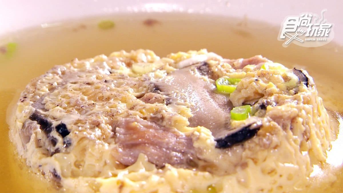 飄香60年的筒仔米糕 一定要加點全台唯一「蒸蛋湯」「戒指」旗魚丸 飄香60年的筒仔米糕 一定要加點全台唯一「蒸蛋湯」「戒指」旗魚丸